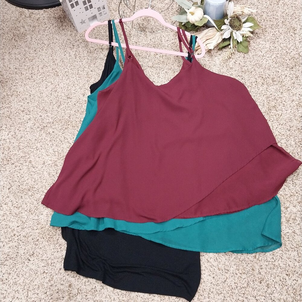 3565 Size 2X Lot of 3 Women's Camisoles Wine, Black and Green.